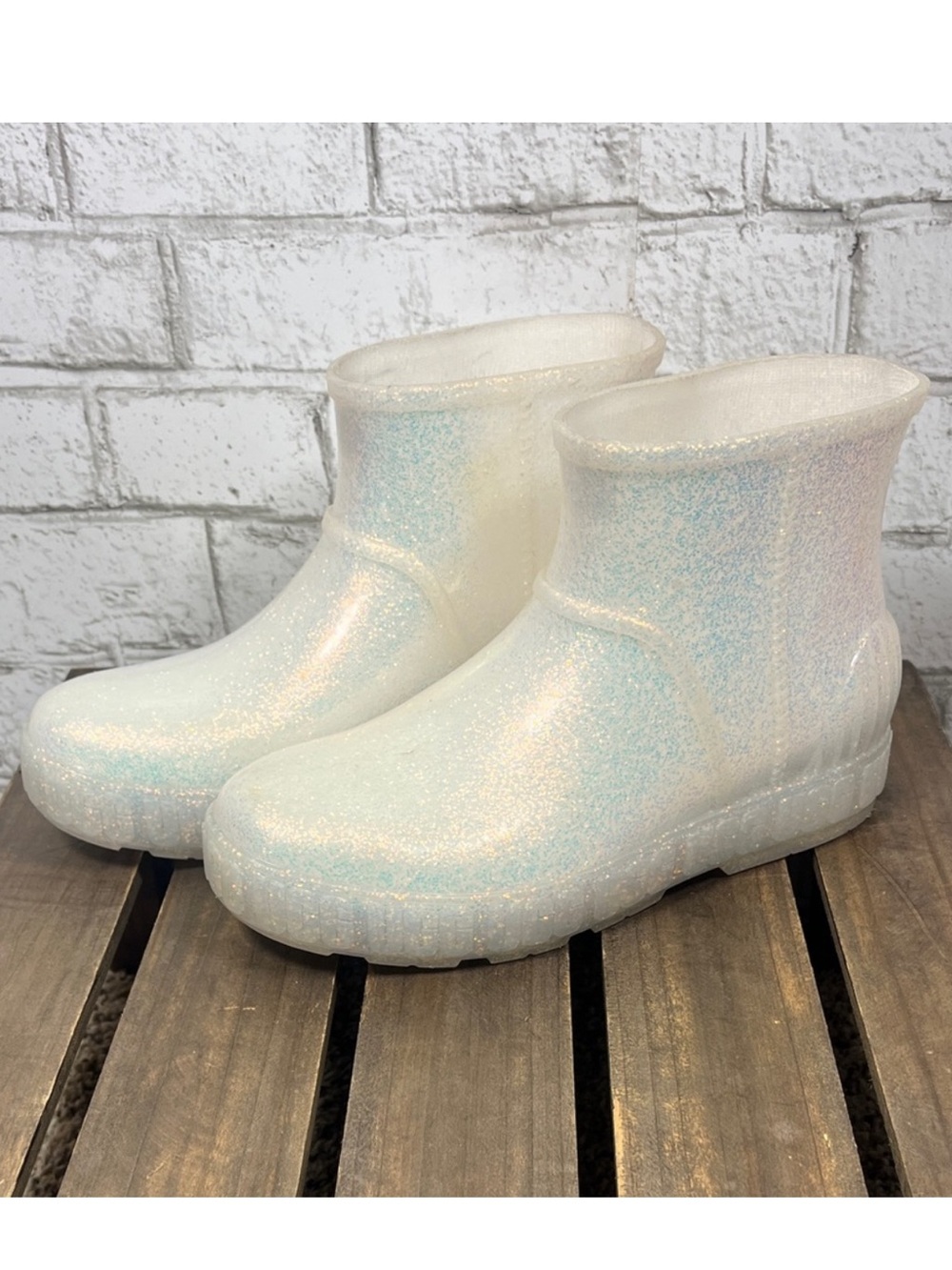 UGG Glitter Drizlita Short Rain Boots - Pearl White with Glitter - 9 - Picture 2 of 10